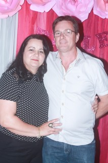 
<a style='margin-left: 5px;' class='btn btn-xs btn-social btn-facebook' href='https://www.facebook.com/sharer/sharer.php?u=https://galeramix.s01.web.getmuller.com.br/imagem/a41/800-800-90/conteudo/site_galerias/41/baile-das-rosa-ctg-fogao-de-lenha-galera-mix-46.jpg' rel='popup' data-width='500' data-height='400'><i class='fa fa-facebook'></i>Compartilhar <span class='hidden-xs'>no Facebook</span>
</a> 
<a class='btn btn-default btn-xs' target='_blank' href='imagem/a41/800-800-90/conteudo/site_galerias/41/baile-das-rosa-ctg-fogao-de-lenha-galera-mix-46.jpg'>
<span class='glyphicon glyphicon-cloud-download'></span> Salvar
</a>
