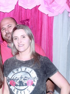 
<a style='margin-left: 5px;' class='btn btn-xs btn-social btn-facebook' href='https://www.facebook.com/sharer/sharer.php?u=https://galeramix.s01.web.getmuller.com.br/imagem/a41/800-800-90/conteudo/site_galerias/41/baile-das-rosa-ctg-fogao-de-lenha-galera-mix-52.jpg' rel='popup' data-width='500' data-height='400'><i class='fa fa-facebook'></i>Compartilhar <span class='hidden-xs'>no Facebook</span>
</a> 
<a class='btn btn-default btn-xs' target='_blank' href='imagem/a41/800-800-90/conteudo/site_galerias/41/baile-das-rosa-ctg-fogao-de-lenha-galera-mix-52.jpg'>
<span class='glyphicon glyphicon-cloud-download'></span> Salvar
</a>
