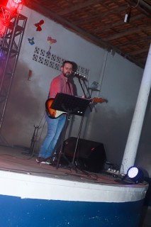 
<a style='margin-left: 5px;' class='btn btn-xs btn-social btn-facebook' href='https://www.facebook.com/sharer/sharer.php?u=https://galeramix.s01.web.getmuller.com.br/imagem/a41/800-800-90/conteudo/site_galerias/41/baile-das-rosa-ctg-fogao-de-lenha-galera-mix-59.jpg' rel='popup' data-width='500' data-height='400'><i class='fa fa-facebook'></i>Compartilhar <span class='hidden-xs'>no Facebook</span>
</a> 
<a class='btn btn-default btn-xs' target='_blank' href='imagem/a41/800-800-90/conteudo/site_galerias/41/baile-das-rosa-ctg-fogao-de-lenha-galera-mix-59.jpg'>
<span class='glyphicon glyphicon-cloud-download'></span> Salvar
</a>
