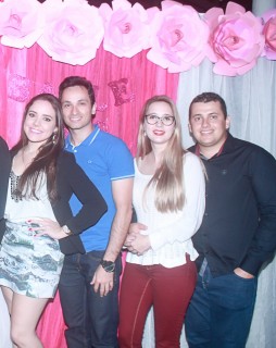 
<a style='margin-left: 5px;' class='btn btn-xs btn-social btn-facebook' href='https://www.facebook.com/sharer/sharer.php?u=https://galeramix.s01.web.getmuller.com.br/imagem/a41/800-800-90/conteudo/site_galerias/41/baile-das-rosa-ctg-fogao-de-lenha-galera-mix-64.jpg' rel='popup' data-width='500' data-height='400'><i class='fa fa-facebook'></i>Compartilhar <span class='hidden-xs'>no Facebook</span>
</a> 
<a class='btn btn-default btn-xs' target='_blank' href='imagem/a41/800-800-90/conteudo/site_galerias/41/baile-das-rosa-ctg-fogao-de-lenha-galera-mix-64.jpg'>
<span class='glyphicon glyphicon-cloud-download'></span> Salvar
</a>
