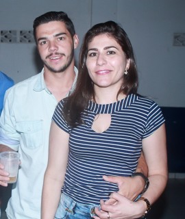 
<a style='margin-left: 5px;' class='btn btn-xs btn-social btn-facebook' href='https://www.facebook.com/sharer/sharer.php?u=https://galeramix.s01.web.getmuller.com.br/imagem/a41/800-800-90/conteudo/site_galerias/41/baile-das-rosa-ctg-fogao-de-lenha-galera-mix-68.jpg' rel='popup' data-width='500' data-height='400'><i class='fa fa-facebook'></i>Compartilhar <span class='hidden-xs'>no Facebook</span>
</a> 
<a class='btn btn-default btn-xs' target='_blank' href='imagem/a41/800-800-90/conteudo/site_galerias/41/baile-das-rosa-ctg-fogao-de-lenha-galera-mix-68.jpg'>
<span class='glyphicon glyphicon-cloud-download'></span> Salvar
</a>
