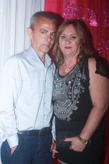 
<a style='margin-left: 5px;' class='btn btn-xs btn-social btn-facebook' href='https://www.facebook.com/sharer/sharer.php?u=https://galeramix.s01.web.getmuller.com.br/imagem/a41/800-800-90/conteudo/site_galerias/41/baile-das-rosa-ctg-fogao-de-lenha-galera-mix-82.jpg' rel='popup' data-width='500' data-height='400'><i class='fa fa-facebook'></i>Compartilhar <span class='hidden-xs'>no Facebook</span>
</a> 
<a class='btn btn-default btn-xs' target='_blank' href='imagem/a41/800-800-90/conteudo/site_galerias/41/baile-das-rosa-ctg-fogao-de-lenha-galera-mix-82.jpg'>
<span class='glyphicon glyphicon-cloud-download'></span> Salvar
</a>
