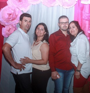 
<a style='margin-left: 5px;' class='btn btn-xs btn-social btn-facebook' href='https://www.facebook.com/sharer/sharer.php?u=https://galeramix.s01.web.getmuller.com.br/imagem/a41/800-800-90/conteudo/site_galerias/41/baile-das-rosa-ctg-fogao-de-lenha-galera-mix-86.jpg' rel='popup' data-width='500' data-height='400'><i class='fa fa-facebook'></i>Compartilhar <span class='hidden-xs'>no Facebook</span>
</a> 
<a class='btn btn-default btn-xs' target='_blank' href='imagem/a41/800-800-90/conteudo/site_galerias/41/baile-das-rosa-ctg-fogao-de-lenha-galera-mix-86.jpg'>
<span class='glyphicon glyphicon-cloud-download'></span> Salvar
</a>
