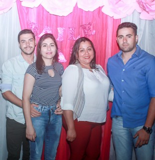 
<a style='margin-left: 5px;' class='btn btn-xs btn-social btn-facebook' href='https://www.facebook.com/sharer/sharer.php?u=https://galeramix.s01.web.getmuller.com.br/imagem/a41/800-800-90/conteudo/site_galerias/41/baile-das-rosa-ctg-fogao-de-lenha-galera-mix-92.jpg' rel='popup' data-width='500' data-height='400'><i class='fa fa-facebook'></i>Compartilhar <span class='hidden-xs'>no Facebook</span>
</a> 
<a class='btn btn-default btn-xs' target='_blank' href='imagem/a41/800-800-90/conteudo/site_galerias/41/baile-das-rosa-ctg-fogao-de-lenha-galera-mix-92.jpg'>
<span class='glyphicon glyphicon-cloud-download'></span> Salvar
</a>
