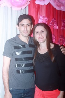 
<a style='margin-left: 5px;' class='btn btn-xs btn-social btn-facebook' href='https://www.facebook.com/sharer/sharer.php?u=https://galeramix.s01.web.getmuller.com.br/imagem/a41/800-800-90/conteudo/site_galerias/41/baile-das-rosa-ctg-fogao-de-lenha-galera-mix-94.jpg' rel='popup' data-width='500' data-height='400'><i class='fa fa-facebook'></i>Compartilhar <span class='hidden-xs'>no Facebook</span>
</a> 
<a class='btn btn-default btn-xs' target='_blank' href='imagem/a41/800-800-90/conteudo/site_galerias/41/baile-das-rosa-ctg-fogao-de-lenha-galera-mix-94.jpg'>
<span class='glyphicon glyphicon-cloud-download'></span> Salvar
</a>
