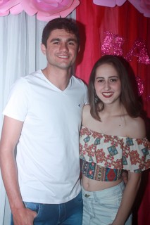 
<a style='margin-left: 5px;' class='btn btn-xs btn-social btn-facebook' href='https://www.facebook.com/sharer/sharer.php?u=https://galeramix.s01.web.getmuller.com.br/imagem/a41/800-800-90/conteudo/site_galerias/41/baile-das-rosa-ctg-fogao-de-lenha-galera-mix-99.jpg' rel='popup' data-width='500' data-height='400'><i class='fa fa-facebook'></i>Compartilhar <span class='hidden-xs'>no Facebook</span>
</a> 
<a class='btn btn-default btn-xs' target='_blank' href='imagem/a41/800-800-90/conteudo/site_galerias/41/baile-das-rosa-ctg-fogao-de-lenha-galera-mix-99.jpg'>
<span class='glyphicon glyphicon-cloud-download'></span> Salvar
</a>
