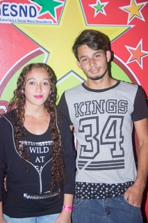 
<a style='margin-left: 5px;' class='btn btn-xs btn-social btn-facebook' href='https://www.facebook.com/sharer/sharer.php?u=https://galeramix.s01.web.getmuller.com.br/imagem/a42/800-800-90/conteudo/site_galerias/42/baile-de-casal-nova-descoberta-galera-mix-11.jpg' rel='popup' data-width='500' data-height='400'><i class='fa fa-facebook'></i>Compartilhar <span class='hidden-xs'>no Facebook</span>
</a> 
<a class='btn btn-default btn-xs' target='_blank' href='imagem/a42/800-800-90/conteudo/site_galerias/42/baile-de-casal-nova-descoberta-galera-mix-11.jpg'>
<span class='glyphicon glyphicon-cloud-download'></span> Salvar
</a>
