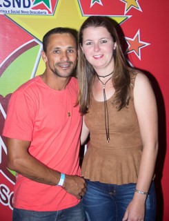 
<a style='margin-left: 5px;' class='btn btn-xs btn-social btn-facebook' href='https://www.facebook.com/sharer/sharer.php?u=https://galeramix.s01.web.getmuller.com.br/imagem/a42/800-800-90/conteudo/site_galerias/42/baile-de-casal-nova-descoberta-galera-mix-26.jpg' rel='popup' data-width='500' data-height='400'><i class='fa fa-facebook'></i>Compartilhar <span class='hidden-xs'>no Facebook</span>
</a> 
<a class='btn btn-default btn-xs' target='_blank' href='imagem/a42/800-800-90/conteudo/site_galerias/42/baile-de-casal-nova-descoberta-galera-mix-26.jpg'>
<span class='glyphicon glyphicon-cloud-download'></span> Salvar
</a>
