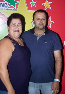 
<a style='margin-left: 5px;' class='btn btn-xs btn-social btn-facebook' href='https://www.facebook.com/sharer/sharer.php?u=https://galeramix.s01.web.getmuller.com.br/imagem/a42/800-800-90/conteudo/site_galerias/42/baile-de-casal-nova-descoberta-galera-mix-30.jpg' rel='popup' data-width='500' data-height='400'><i class='fa fa-facebook'></i>Compartilhar <span class='hidden-xs'>no Facebook</span>
</a> 
<a class='btn btn-default btn-xs' target='_blank' href='imagem/a42/800-800-90/conteudo/site_galerias/42/baile-de-casal-nova-descoberta-galera-mix-30.jpg'>
<span class='glyphicon glyphicon-cloud-download'></span> Salvar
</a>
