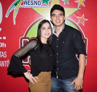 
<a style='margin-left: 5px;' class='btn btn-xs btn-social btn-facebook' href='https://www.facebook.com/sharer/sharer.php?u=https://galeramix.s01.web.getmuller.com.br/imagem/a42/800-800-90/conteudo/site_galerias/42/baile-de-casal-nova-descoberta-galera-mix-89.jpg' rel='popup' data-width='500' data-height='400'><i class='fa fa-facebook'></i>Compartilhar <span class='hidden-xs'>no Facebook</span>
</a> 
<a class='btn btn-default btn-xs' target='_blank' href='imagem/a42/800-800-90/conteudo/site_galerias/42/baile-de-casal-nova-descoberta-galera-mix-89.jpg'>
<span class='glyphicon glyphicon-cloud-download'></span> Salvar
</a>
