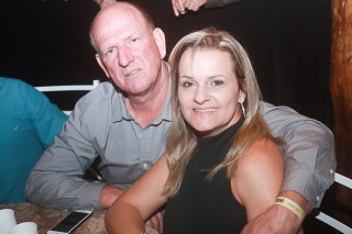 
<a style='margin-left: 5px;' class='btn btn-xs btn-social btn-facebook' href='https://www.facebook.com/sharer/sharer.php?u=https://galeramix.s01.web.getmuller.com.br/imagem/a44/800-800-90/conteudo/site_galerias/44/milionario-e-marciano-galera-mix-40.jpg' rel='popup' data-width='500' data-height='400'><i class='fa fa-facebook'></i>Compartilhar <span class='hidden-xs'>no Facebook</span>
</a> 
<a class='btn btn-default btn-xs' target='_blank' href='imagem/a44/800-800-90/conteudo/site_galerias/44/milionario-e-marciano-galera-mix-40.jpg'>
<span class='glyphicon glyphicon-cloud-download'></span> Salvar
</a>
