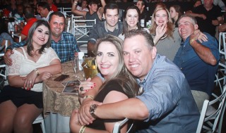 
<a style='margin-left: 5px;' class='btn btn-xs btn-social btn-facebook' href='https://www.facebook.com/sharer/sharer.php?u=https://galeramix.s01.web.getmuller.com.br/imagem/a44/800-800-90/conteudo/site_galerias/44/milionario-e-marciano-galera-mix-42.jpg' rel='popup' data-width='500' data-height='400'><i class='fa fa-facebook'></i>Compartilhar <span class='hidden-xs'>no Facebook</span>
</a> 
<a class='btn btn-default btn-xs' target='_blank' href='imagem/a44/800-800-90/conteudo/site_galerias/44/milionario-e-marciano-galera-mix-42.jpg'>
<span class='glyphicon glyphicon-cloud-download'></span> Salvar
</a>
