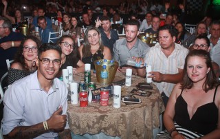 
<a style='margin-left: 5px;' class='btn btn-xs btn-social btn-facebook' href='https://www.facebook.com/sharer/sharer.php?u=https://galeramix.s01.web.getmuller.com.br/imagem/a44/800-800-90/conteudo/site_galerias/44/milionario-e-marciano-galera-mix-50.jpg' rel='popup' data-width='500' data-height='400'><i class='fa fa-facebook'></i>Compartilhar <span class='hidden-xs'>no Facebook</span>
</a> 
<a class='btn btn-default btn-xs' target='_blank' href='imagem/a44/800-800-90/conteudo/site_galerias/44/milionario-e-marciano-galera-mix-50.jpg'>
<span class='glyphicon glyphicon-cloud-download'></span> Salvar
</a>
