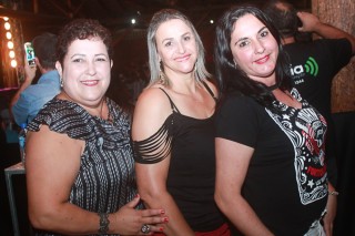 
<a style='margin-left: 5px;' class='btn btn-xs btn-social btn-facebook' href='https://www.facebook.com/sharer/sharer.php?u=https://galeramix.s01.web.getmuller.com.br/imagem/a44/800-800-90/conteudo/site_galerias/44/milionario-e-marciano-galera-mix-64.jpg' rel='popup' data-width='500' data-height='400'><i class='fa fa-facebook'></i>Compartilhar <span class='hidden-xs'>no Facebook</span>
</a> 
<a class='btn btn-default btn-xs' target='_blank' href='imagem/a44/800-800-90/conteudo/site_galerias/44/milionario-e-marciano-galera-mix-64.jpg'>
<span class='glyphicon glyphicon-cloud-download'></span> Salvar
</a>
