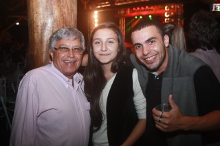 
<a style='margin-left: 5px;' class='btn btn-xs btn-social btn-facebook' href='https://www.facebook.com/sharer/sharer.php?u=https://galeramix.s01.web.getmuller.com.br/imagem/a44/800-800-90/conteudo/site_galerias/44/milionario-e-marciano-galera-mix-68.jpg' rel='popup' data-width='500' data-height='400'><i class='fa fa-facebook'></i>Compartilhar <span class='hidden-xs'>no Facebook</span>
</a> 
<a class='btn btn-default btn-xs' target='_blank' href='imagem/a44/800-800-90/conteudo/site_galerias/44/milionario-e-marciano-galera-mix-68.jpg'>
<span class='glyphicon glyphicon-cloud-download'></span> Salvar
</a>
