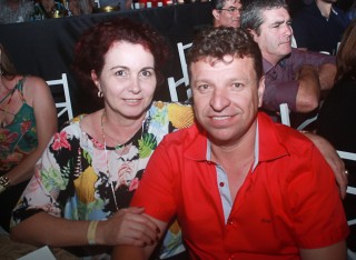 
<a style='margin-left: 5px;' class='btn btn-xs btn-social btn-facebook' href='https://www.facebook.com/sharer/sharer.php?u=https://galeramix.s01.web.getmuller.com.br/imagem/a44/800-800-90/conteudo/site_galerias/44/milionario-e-marciano-galera-mix-69.jpg' rel='popup' data-width='500' data-height='400'><i class='fa fa-facebook'></i>Compartilhar <span class='hidden-xs'>no Facebook</span>
</a> 
<a class='btn btn-default btn-xs' target='_blank' href='imagem/a44/800-800-90/conteudo/site_galerias/44/milionario-e-marciano-galera-mix-69.jpg'>
<span class='glyphicon glyphicon-cloud-download'></span> Salvar
</a>
