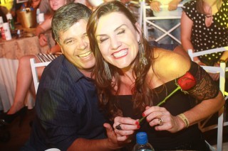 
<a style='margin-left: 5px;' class='btn btn-xs btn-social btn-facebook' href='https://www.facebook.com/sharer/sharer.php?u=https://galeramix.s01.web.getmuller.com.br/imagem/a44/800-800-90/conteudo/site_galerias/44/milionario-e-marciano-galera-mix-7.jpg' rel='popup' data-width='500' data-height='400'><i class='fa fa-facebook'></i>Compartilhar <span class='hidden-xs'>no Facebook</span>
</a> 
<a class='btn btn-default btn-xs' target='_blank' href='imagem/a44/800-800-90/conteudo/site_galerias/44/milionario-e-marciano-galera-mix-7.jpg'>
<span class='glyphicon glyphicon-cloud-download'></span> Salvar
</a>
