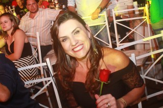 
<a style='margin-left: 5px;' class='btn btn-xs btn-social btn-facebook' href='https://www.facebook.com/sharer/sharer.php?u=https://galeramix.s01.web.getmuller.com.br/imagem/a44/800-800-90/conteudo/site_galerias/44/milionario-e-marciano-galera-mix-8.jpg' rel='popup' data-width='500' data-height='400'><i class='fa fa-facebook'></i>Compartilhar <span class='hidden-xs'>no Facebook</span>
</a> 
<a class='btn btn-default btn-xs' target='_blank' href='imagem/a44/800-800-90/conteudo/site_galerias/44/milionario-e-marciano-galera-mix-8.jpg'>
<span class='glyphicon glyphicon-cloud-download'></span> Salvar
</a>
