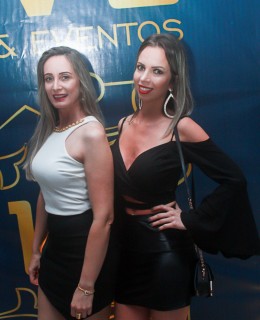 
<a style='margin-left: 5px;' class='btn btn-xs btn-social btn-facebook' href='https://www.facebook.com/sharer/sharer.php?u=https://galeramix.s01.web.getmuller.com.br/imagem/a45/800-800-90/conteudo/site_galerias/45/live-eventos-galera-mix-110.jpg' rel='popup' data-width='500' data-height='400'><i class='fa fa-facebook'></i>Compartilhar <span class='hidden-xs'>no Facebook</span>
</a> 
<a class='btn btn-default btn-xs' target='_blank' href='imagem/a45/800-800-90/conteudo/site_galerias/45/live-eventos-galera-mix-110.jpg'>
<span class='glyphicon glyphicon-cloud-download'></span> Salvar
</a>
