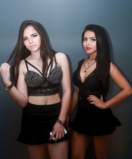 
<a style='margin-left: 5px;' class='btn btn-xs btn-social btn-facebook' href='https://www.facebook.com/sharer/sharer.php?u=https://galeramix.s01.web.getmuller.com.br/imagem/a45/800-800-90/conteudo/site_galerias/45/live-eventos-galera-mix-27.jpg' rel='popup' data-width='500' data-height='400'><i class='fa fa-facebook'></i>Compartilhar <span class='hidden-xs'>no Facebook</span>
</a> 
<a class='btn btn-default btn-xs' target='_blank' href='imagem/a45/800-800-90/conteudo/site_galerias/45/live-eventos-galera-mix-27.jpg'>
<span class='glyphicon glyphicon-cloud-download'></span> Salvar
</a>
