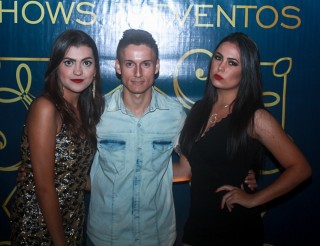 
<a style='margin-left: 5px;' class='btn btn-xs btn-social btn-facebook' href='https://www.facebook.com/sharer/sharer.php?u=https://galeramix.s01.web.getmuller.com.br/imagem/a45/800-800-90/conteudo/site_galerias/45/live-eventos-galera-mix-34.jpg' rel='popup' data-width='500' data-height='400'><i class='fa fa-facebook'></i>Compartilhar <span class='hidden-xs'>no Facebook</span>
</a> 
<a class='btn btn-default btn-xs' target='_blank' href='imagem/a45/800-800-90/conteudo/site_galerias/45/live-eventos-galera-mix-34.jpg'>
<span class='glyphicon glyphicon-cloud-download'></span> Salvar
</a>
