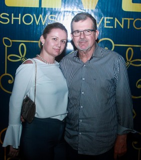 
<a style='margin-left: 5px;' class='btn btn-xs btn-social btn-facebook' href='https://www.facebook.com/sharer/sharer.php?u=https://galeramix.s01.web.getmuller.com.br/imagem/a45/800-800-90/conteudo/site_galerias/45/live-eventos-galera-mix-37.jpg' rel='popup' data-width='500' data-height='400'><i class='fa fa-facebook'></i>Compartilhar <span class='hidden-xs'>no Facebook</span>
</a> 
<a class='btn btn-default btn-xs' target='_blank' href='imagem/a45/800-800-90/conteudo/site_galerias/45/live-eventos-galera-mix-37.jpg'>
<span class='glyphicon glyphicon-cloud-download'></span> Salvar
</a>
