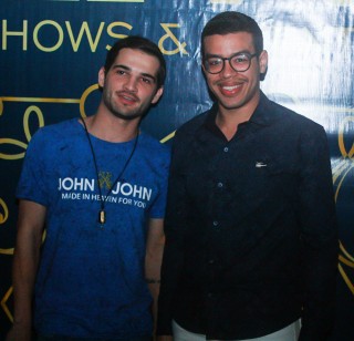 
<a style='margin-left: 5px;' class='btn btn-xs btn-social btn-facebook' href='https://www.facebook.com/sharer/sharer.php?u=https://galeramix.s01.web.getmuller.com.br/imagem/a45/800-800-90/conteudo/site_galerias/45/live-eventos-galera-mix-41.jpg' rel='popup' data-width='500' data-height='400'><i class='fa fa-facebook'></i>Compartilhar <span class='hidden-xs'>no Facebook</span>
</a> 
<a class='btn btn-default btn-xs' target='_blank' href='imagem/a45/800-800-90/conteudo/site_galerias/45/live-eventos-galera-mix-41.jpg'>
<span class='glyphicon glyphicon-cloud-download'></span> Salvar
</a>
