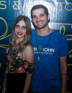 
<a style='margin-left: 5px;' class='btn btn-xs btn-social btn-facebook' href='https://www.facebook.com/sharer/sharer.php?u=https://galeramix.s01.web.getmuller.com.br/imagem/a45/800-800-90/conteudo/site_galerias/45/live-eventos-galera-mix-42.jpg' rel='popup' data-width='500' data-height='400'><i class='fa fa-facebook'></i>Compartilhar <span class='hidden-xs'>no Facebook</span>
</a> 
<a class='btn btn-default btn-xs' target='_blank' href='imagem/a45/800-800-90/conteudo/site_galerias/45/live-eventos-galera-mix-42.jpg'>
<span class='glyphicon glyphicon-cloud-download'></span> Salvar
</a>
