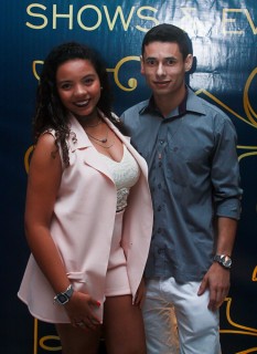 
<a style='margin-left: 5px;' class='btn btn-xs btn-social btn-facebook' href='https://www.facebook.com/sharer/sharer.php?u=https://galeramix.s01.web.getmuller.com.br/imagem/a45/800-800-90/conteudo/site_galerias/45/live-eventos-galera-mix-50.jpg' rel='popup' data-width='500' data-height='400'><i class='fa fa-facebook'></i>Compartilhar <span class='hidden-xs'>no Facebook</span>
</a> 
<a class='btn btn-default btn-xs' target='_blank' href='imagem/a45/800-800-90/conteudo/site_galerias/45/live-eventos-galera-mix-50.jpg'>
<span class='glyphicon glyphicon-cloud-download'></span> Salvar
</a>
