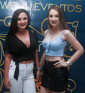 
<a style='margin-left: 5px;' class='btn btn-xs btn-social btn-facebook' href='https://www.facebook.com/sharer/sharer.php?u=https://galeramix.s01.web.getmuller.com.br/imagem/a45/800-800-90/conteudo/site_galerias/45/live-eventos-galera-mix-74.jpg' rel='popup' data-width='500' data-height='400'><i class='fa fa-facebook'></i>Compartilhar <span class='hidden-xs'>no Facebook</span>
</a> 
<a class='btn btn-default btn-xs' target='_blank' href='imagem/a45/800-800-90/conteudo/site_galerias/45/live-eventos-galera-mix-74.jpg'>
<span class='glyphicon glyphicon-cloud-download'></span> Salvar
</a>
