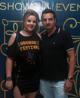 
<a style='margin-left: 5px;' class='btn btn-xs btn-social btn-facebook' href='https://www.facebook.com/sharer/sharer.php?u=https://galeramix.s01.web.getmuller.com.br/imagem/a45/800-800-90/conteudo/site_galerias/45/live-eventos-galera-mix-80.jpg' rel='popup' data-width='500' data-height='400'><i class='fa fa-facebook'></i>Compartilhar <span class='hidden-xs'>no Facebook</span>
</a> 
<a class='btn btn-default btn-xs' target='_blank' href='imagem/a45/800-800-90/conteudo/site_galerias/45/live-eventos-galera-mix-80.jpg'>
<span class='glyphicon glyphicon-cloud-download'></span> Salvar
</a>
