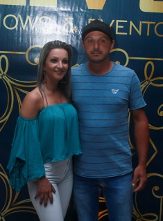 
<a style='margin-left: 5px;' class='btn btn-xs btn-social btn-facebook' href='https://www.facebook.com/sharer/sharer.php?u=https://galeramix.s01.web.getmuller.com.br/imagem/a45/800-800-90/conteudo/site_galerias/45/live-eventos-galera-mix-82.jpg' rel='popup' data-width='500' data-height='400'><i class='fa fa-facebook'></i>Compartilhar <span class='hidden-xs'>no Facebook</span>
</a> 
<a class='btn btn-default btn-xs' target='_blank' href='imagem/a45/800-800-90/conteudo/site_galerias/45/live-eventos-galera-mix-82.jpg'>
<span class='glyphicon glyphicon-cloud-download'></span> Salvar
</a>
