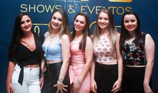 
<a style='margin-left: 5px;' class='btn btn-xs btn-social btn-facebook' href='https://www.facebook.com/sharer/sharer.php?u=https://galeramix.s01.web.getmuller.com.br/imagem/a45/800-800-90/conteudo/site_galerias/45/live-eventos-galera-mix-97.jpg' rel='popup' data-width='500' data-height='400'><i class='fa fa-facebook'></i>Compartilhar <span class='hidden-xs'>no Facebook</span>
</a> 
<a class='btn btn-default btn-xs' target='_blank' href='imagem/a45/800-800-90/conteudo/site_galerias/45/live-eventos-galera-mix-97.jpg'>
<span class='glyphicon glyphicon-cloud-download'></span> Salvar
</a>
