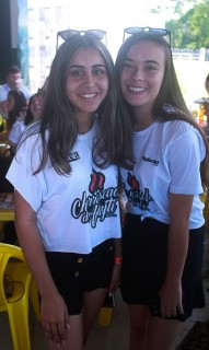 
<a style='margin-left: 5px;' class='btn btn-xs btn-social btn-facebook' href='https://www.facebook.com/sharer/sharer.php?u=https://galeramix.s01.web.getmuller.com.br/imagem/a46/800-800-90/conteudo/site_galerias/46/churrascada-afajti-tijucas-galera-mix-32.jpg' rel='popup' data-width='500' data-height='400'><i class='fa fa-facebook'></i>Compartilhar <span class='hidden-xs'>no Facebook</span>
</a> 
<a class='btn btn-default btn-xs' target='_blank' href='imagem/a46/800-800-90/conteudo/site_galerias/46/churrascada-afajti-tijucas-galera-mix-32.jpg'>
<span class='glyphicon glyphicon-cloud-download'></span> Salvar
</a>
