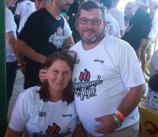 
<a style='margin-left: 5px;' class='btn btn-xs btn-social btn-facebook' href='https://www.facebook.com/sharer/sharer.php?u=https://galeramix.s01.web.getmuller.com.br/imagem/a46/800-800-90/conteudo/site_galerias/46/churrascada-afajti-tijucas-galera-mix-46.jpg' rel='popup' data-width='500' data-height='400'><i class='fa fa-facebook'></i>Compartilhar <span class='hidden-xs'>no Facebook</span>
</a> 
<a class='btn btn-default btn-xs' target='_blank' href='imagem/a46/800-800-90/conteudo/site_galerias/46/churrascada-afajti-tijucas-galera-mix-46.jpg'>
<span class='glyphicon glyphicon-cloud-download'></span> Salvar
</a>
