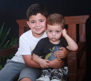 
<a style='margin-left: 5px;' class='btn btn-xs btn-social btn-facebook' href='https://www.facebook.com/sharer/sharer.php?u=https://galeramix.s01.web.getmuller.com.br/imagem/a46/800-800-90/conteudo/site_galerias/46/churrascada-afajti-tijucas-galera-mix-50.jpg' rel='popup' data-width='500' data-height='400'><i class='fa fa-facebook'></i>Compartilhar <span class='hidden-xs'>no Facebook</span>
</a> 
<a class='btn btn-default btn-xs' target='_blank' href='imagem/a46/800-800-90/conteudo/site_galerias/46/churrascada-afajti-tijucas-galera-mix-50.jpg'>
<span class='glyphicon glyphicon-cloud-download'></span> Salvar
</a>
