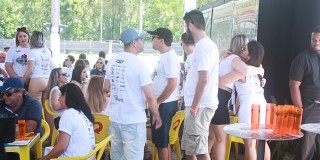 
<a style='margin-left: 5px;' class='btn btn-xs btn-social btn-facebook' href='https://www.facebook.com/sharer/sharer.php?u=https://galeramix.s01.web.getmuller.com.br/imagem/a46/800-800-90/conteudo/site_galerias/46/churrascada-afajti-tijucas-galera-mix-51.jpg' rel='popup' data-width='500' data-height='400'><i class='fa fa-facebook'></i>Compartilhar <span class='hidden-xs'>no Facebook</span>
</a> 
<a class='btn btn-default btn-xs' target='_blank' href='imagem/a46/800-800-90/conteudo/site_galerias/46/churrascada-afajti-tijucas-galera-mix-51.jpg'>
<span class='glyphicon glyphicon-cloud-download'></span> Salvar
</a>
