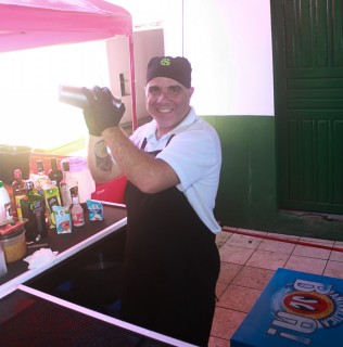 
<a style='margin-left: 5px;' class='btn btn-xs btn-social btn-facebook' href='https://www.facebook.com/sharer/sharer.php?u=https://galeramix.s01.web.getmuller.com.br/imagem/a46/800-800-90/conteudo/site_galerias/46/churrascada-afajti-tijucas-galera-mix-53.jpg' rel='popup' data-width='500' data-height='400'><i class='fa fa-facebook'></i>Compartilhar <span class='hidden-xs'>no Facebook</span>
</a> 
<a class='btn btn-default btn-xs' target='_blank' href='imagem/a46/800-800-90/conteudo/site_galerias/46/churrascada-afajti-tijucas-galera-mix-53.jpg'>
<span class='glyphicon glyphicon-cloud-download'></span> Salvar
</a>
