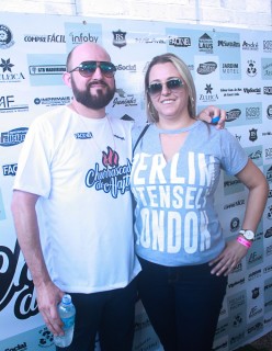 
<a style='margin-left: 5px;' class='btn btn-xs btn-social btn-facebook' href='https://www.facebook.com/sharer/sharer.php?u=https://galeramix.s01.web.getmuller.com.br/imagem/a46/800-800-90/conteudo/site_galerias/46/churrascada-afajti-tijucas-galera-mix-75.jpg' rel='popup' data-width='500' data-height='400'><i class='fa fa-facebook'></i>Compartilhar <span class='hidden-xs'>no Facebook</span>
</a> 
<a class='btn btn-default btn-xs' target='_blank' href='imagem/a46/800-800-90/conteudo/site_galerias/46/churrascada-afajti-tijucas-galera-mix-75.jpg'>
<span class='glyphicon glyphicon-cloud-download'></span> Salvar
</a>
