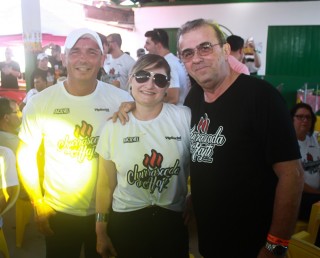 
<a style='margin-left: 5px;' class='btn btn-xs btn-social btn-facebook' href='https://www.facebook.com/sharer/sharer.php?u=https://galeramix.s01.web.getmuller.com.br/imagem/a46/800-800-90/conteudo/site_galerias/46/churrascada-afajti-tijucas-galera-mix-80.jpg' rel='popup' data-width='500' data-height='400'><i class='fa fa-facebook'></i>Compartilhar <span class='hidden-xs'>no Facebook</span>
</a> 
<a class='btn btn-default btn-xs' target='_blank' href='imagem/a46/800-800-90/conteudo/site_galerias/46/churrascada-afajti-tijucas-galera-mix-80.jpg'>
<span class='glyphicon glyphicon-cloud-download'></span> Salvar
</a>
