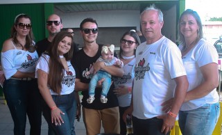 
<a style='margin-left: 5px;' class='btn btn-xs btn-social btn-facebook' href='https://www.facebook.com/sharer/sharer.php?u=https://galeramix.s01.web.getmuller.com.br/imagem/a46/800-800-90/conteudo/site_galerias/46/churrascada-afajti-tijucas-galera-mix-89.jpg' rel='popup' data-width='500' data-height='400'><i class='fa fa-facebook'></i>Compartilhar <span class='hidden-xs'>no Facebook</span>
</a> 
<a class='btn btn-default btn-xs' target='_blank' href='imagem/a46/800-800-90/conteudo/site_galerias/46/churrascada-afajti-tijucas-galera-mix-89.jpg'>
<span class='glyphicon glyphicon-cloud-download'></span> Salvar
</a>
