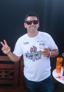 
<a style='margin-left: 5px;' class='btn btn-xs btn-social btn-facebook' href='https://www.facebook.com/sharer/sharer.php?u=https://galeramix.s01.web.getmuller.com.br/imagem/a46/800-800-90/conteudo/site_galerias/46/churrascada-afajti-tijucas-galera-mix-92.jpg' rel='popup' data-width='500' data-height='400'><i class='fa fa-facebook'></i>Compartilhar <span class='hidden-xs'>no Facebook</span>
</a> 
<a class='btn btn-default btn-xs' target='_blank' href='imagem/a46/800-800-90/conteudo/site_galerias/46/churrascada-afajti-tijucas-galera-mix-92.jpg'>
<span class='glyphicon glyphicon-cloud-download'></span> Salvar
</a>
