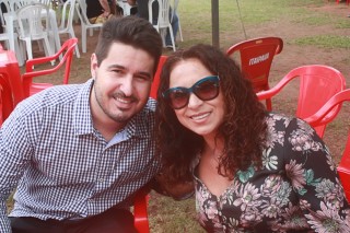 
                    <a style='margin-left: 5px;' class='btn btn-xs btn-social btn-facebook' href='https://www.facebook.com/sharer/sharer.php?u=https://galeramix.s01.web.getmuller.com.br/imagem/a47/800-800-90/conteudo/site_galerias/47/feijoada-consciencia-negra-casarao-gallotti-tijucas-12.jpg' rel='popup' data-width='500' data-height='400'><i class='fa fa-facebook'></i>Compartilhar <span class='hidden-xs'>no Facebook</span>
                </a> 
                <a class='btn btn-default btn-xs' target='_blank' href='imagem/a47/800-800-90/conteudo/site_galerias/47/feijoada-consciencia-negra-casarao-gallotti-tijucas-12.jpg'>
                    <span class='glyphicon glyphicon-cloud-download'></span> Salvar
                </a>
                