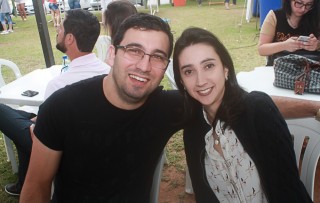 
            <a style='margin-left: 5px;' class='btn btn-xs btn-social btn-facebook' href='https://www.facebook.com/sharer/sharer.php?u=https://galeramix.s01.web.getmuller.com.br/imagem/a47/800-800-90/conteudo/site_galerias/47/feijoada-consciencia-negra-casarao-gallotti-tijucas-14.jpg' rel='popup' data-width='500' data-height='400'><i class='fa fa-facebook'></i>Compartilhar <span class='hidden-xs'>no Facebook</span>
        </a> 
        <a class='btn btn-default btn-xs' target='_blank' href='imagem/a47/800-800-90/conteudo/site_galerias/47/feijoada-consciencia-negra-casarao-gallotti-tijucas-14.jpg'>
            <span class='glyphicon glyphicon-cloud-download'></span> Salvar
        </a>
        