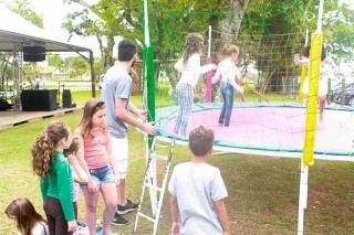 
<a style='margin-left: 5px;' class='btn btn-xs btn-social btn-facebook' href='https://www.facebook.com/sharer/sharer.php?u=https://galeramix.s01.web.getmuller.com.br/imagem/a47/800-800-90/conteudo/site_galerias/47/feijoada-consciencia-negra-casarao-gallotti-tijucas-23.jpg' rel='popup' data-width='500' data-height='400'><i class='fa fa-facebook'></i>Compartilhar <span class='hidden-xs'>no Facebook</span>
</a> 
<a class='btn btn-default btn-xs' target='_blank' href='imagem/a47/800-800-90/conteudo/site_galerias/47/feijoada-consciencia-negra-casarao-gallotti-tijucas-23.jpg'>
<span class='glyphicon glyphicon-cloud-download'></span> Salvar
</a>
