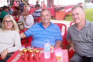 
<a style='margin-left: 5px;' class='btn btn-xs btn-social btn-facebook' href='https://www.facebook.com/sharer/sharer.php?u=https://galeramix.s01.web.getmuller.com.br/imagem/a47/800-800-90/conteudo/site_galerias/47/feijoada-consciencia-negra-casarao-gallotti-tijucas-3.jpg' rel='popup' data-width='500' data-height='400'><i class='fa fa-facebook'></i>Compartilhar <span class='hidden-xs'>no Facebook</span>
</a> 
<a class='btn btn-default btn-xs' target='_blank' href='imagem/a47/800-800-90/conteudo/site_galerias/47/feijoada-consciencia-negra-casarao-gallotti-tijucas-3.jpg'>
<span class='glyphicon glyphicon-cloud-download'></span> Salvar
</a>
