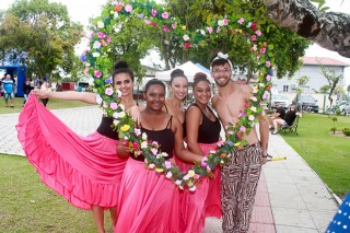 
<a style='margin-left: 5px;' class='btn btn-xs btn-social btn-facebook' href='https://www.facebook.com/sharer/sharer.php?u=https://galeramix.s01.web.getmuller.com.br/imagem/a47/800-800-90/conteudo/site_galerias/47/feijoada-consciencia-negra-casarao-gallotti-tijucas-47.jpg' rel='popup' data-width='500' data-height='400'><i class='fa fa-facebook'></i>Compartilhar <span class='hidden-xs'>no Facebook</span>
</a> 
<a class='btn btn-default btn-xs' target='_blank' href='imagem/a47/800-800-90/conteudo/site_galerias/47/feijoada-consciencia-negra-casarao-gallotti-tijucas-47.jpg'>
<span class='glyphicon glyphicon-cloud-download'></span> Salvar
</a>
