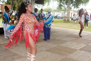 
<a style='margin-left: 5px;' class='btn btn-xs btn-social btn-facebook' href='https://www.facebook.com/sharer/sharer.php?u=https://galeramix.s01.web.getmuller.com.br/imagem/a47/800-800-90/conteudo/site_galerias/47/feijoada-consciencia-negra-casarao-gallotti-tijucas-53.jpg' rel='popup' data-width='500' data-height='400'><i class='fa fa-facebook'></i>Compartilhar <span class='hidden-xs'>no Facebook</span>
</a> 
<a class='btn btn-default btn-xs' target='_blank' href='imagem/a47/800-800-90/conteudo/site_galerias/47/feijoada-consciencia-negra-casarao-gallotti-tijucas-53.jpg'>
<span class='glyphicon glyphicon-cloud-download'></span> Salvar
</a>
