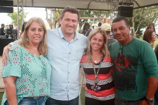 
<a style='margin-left: 5px;' class='btn btn-xs btn-social btn-facebook' href='https://www.facebook.com/sharer/sharer.php?u=https://galeramix.s01.web.getmuller.com.br/imagem/a47/800-800-90/conteudo/site_galerias/47/feijoada-consciencia-negra-casarao-gallotti-tijucas-55.jpg' rel='popup' data-width='500' data-height='400'><i class='fa fa-facebook'></i>Compartilhar <span class='hidden-xs'>no Facebook</span>
</a> 
<a class='btn btn-default btn-xs' target='_blank' href='imagem/a47/800-800-90/conteudo/site_galerias/47/feijoada-consciencia-negra-casarao-gallotti-tijucas-55.jpg'>
<span class='glyphicon glyphicon-cloud-download'></span> Salvar
</a>
