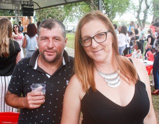 
<a style='margin-left: 5px;' class='btn btn-xs btn-social btn-facebook' href='https://www.facebook.com/sharer/sharer.php?u=https://galeramix.s01.web.getmuller.com.br/imagem/a47/800-800-90/conteudo/site_galerias/47/feijoada-consciencia-negra-casarao-gallotti-tijucas-56.jpg' rel='popup' data-width='500' data-height='400'><i class='fa fa-facebook'></i>Compartilhar <span class='hidden-xs'>no Facebook</span>
</a> 
<a class='btn btn-default btn-xs' target='_blank' href='imagem/a47/800-800-90/conteudo/site_galerias/47/feijoada-consciencia-negra-casarao-gallotti-tijucas-56.jpg'>
<span class='glyphicon glyphicon-cloud-download'></span> Salvar
</a>
